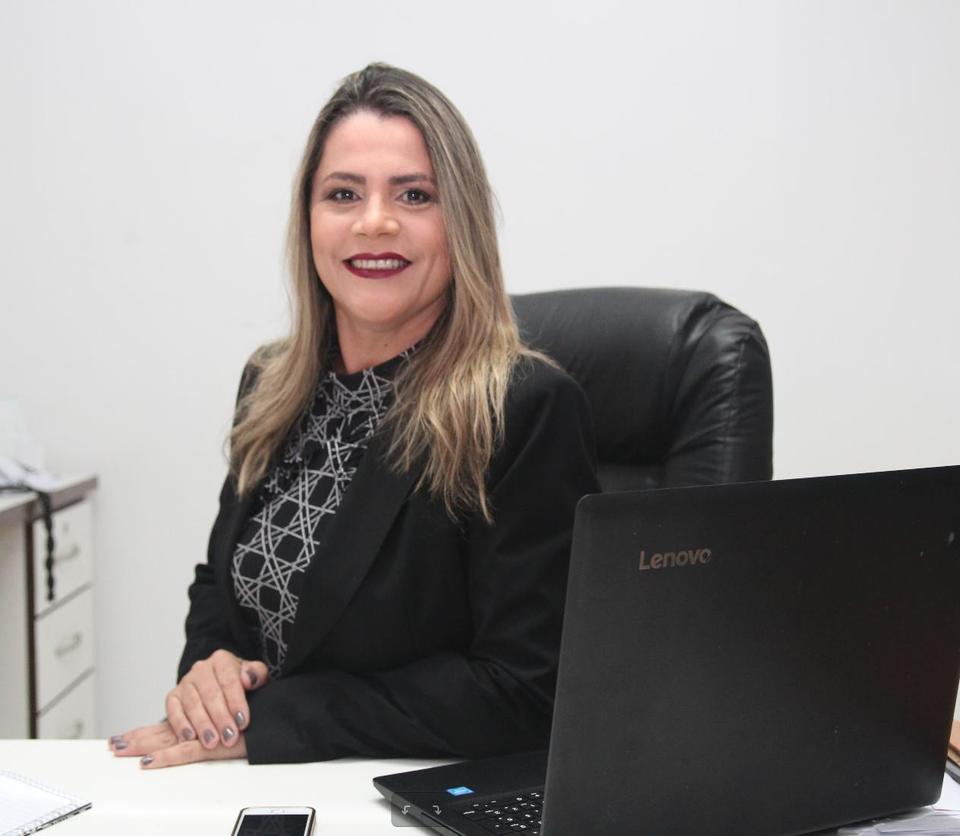 Corretora Dineia Rabêlo